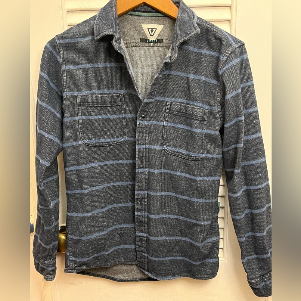 Vissla Shaver Boys Long Sleeve Gray and Blue Striped Flannel Shirt. Size XL EUC